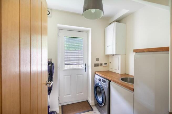 4 bed Detached for sale Image 8