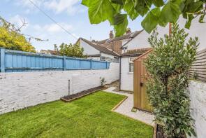 32, Landguard Road, Southsea PO4 9DT