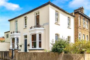 11, Vestry Road, London E17 9NH