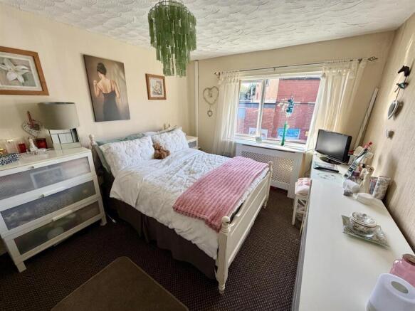 Apartment in Mirfield - More