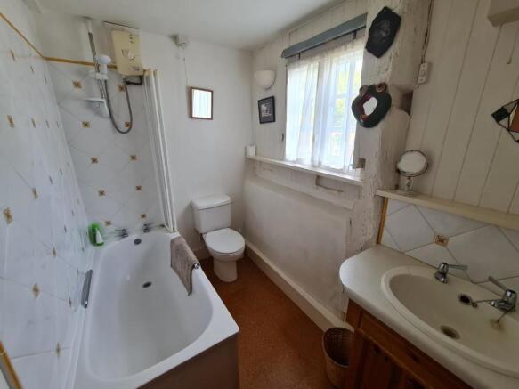 Family Bathroom.jpg