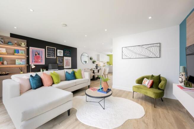 Audley Green, Living