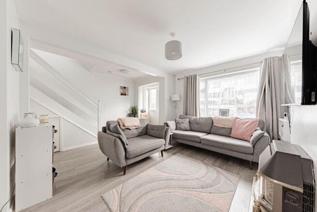 Living/Dining Room (1)