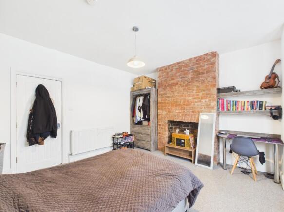 3 bed Flat for sale Image 8
