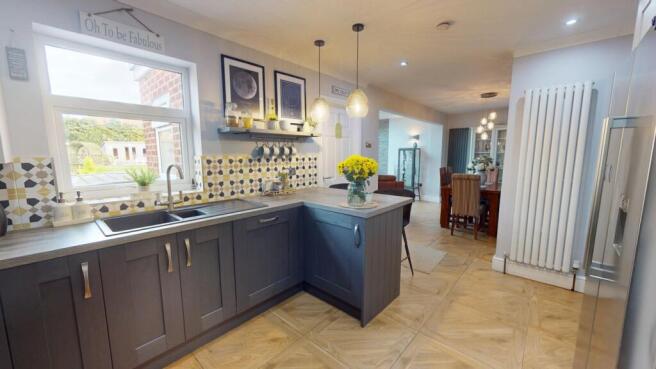 4 bed Detached Bungalow for sale Image 8