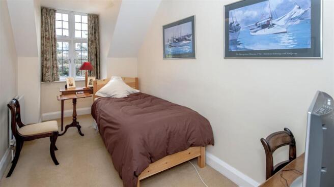 14 Bed5.jpg