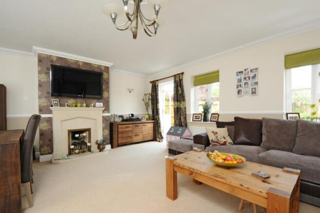 Sitting/Dining Room