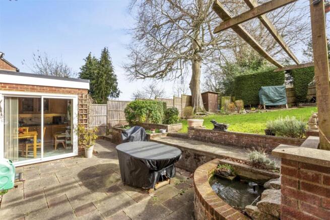 3 Sabina Close, HP12 3HF-11.jpg