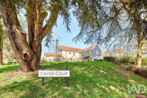 31, Cedar Court, Bishop's Stortford CM23 2HB