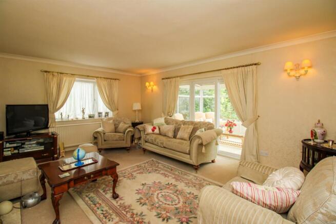 3 bed Detached Bungalow for sale Image 7