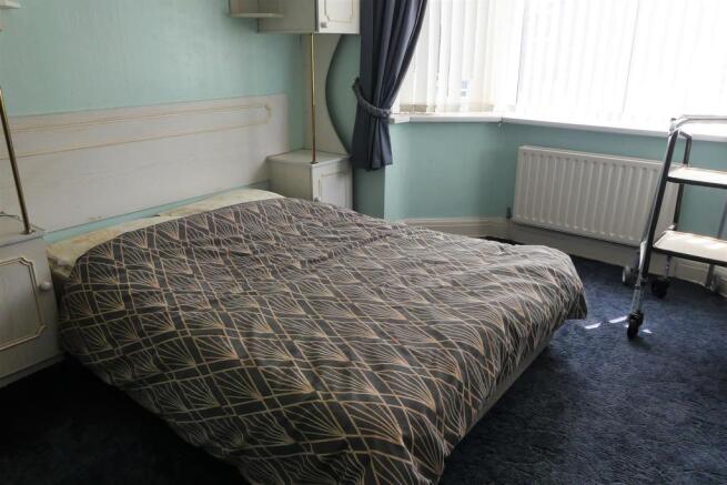 Bedroom 1: