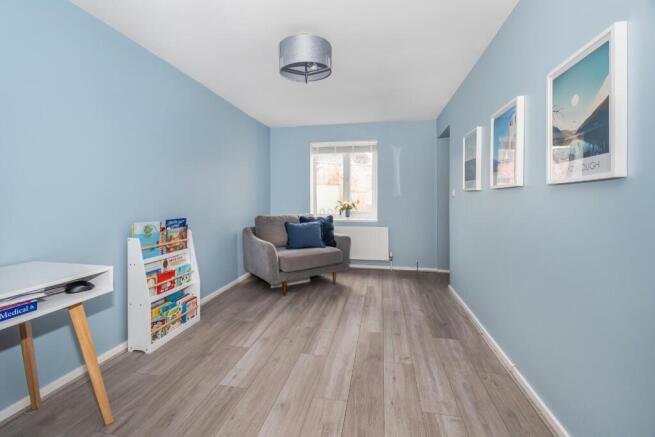 4 bed Semi-Detached for sale Image 7