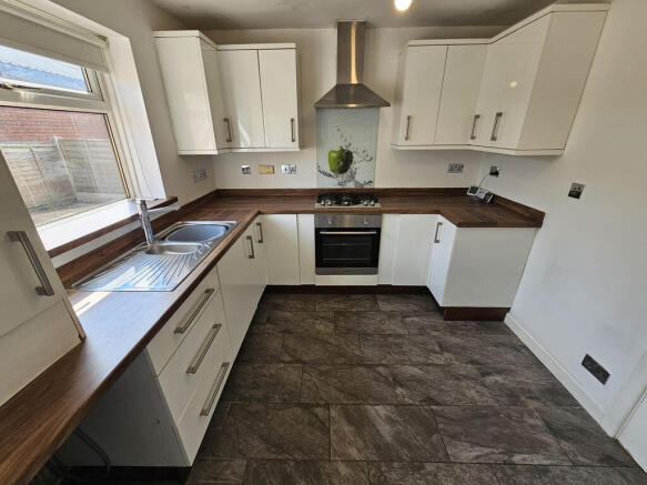 KITCHEN 2