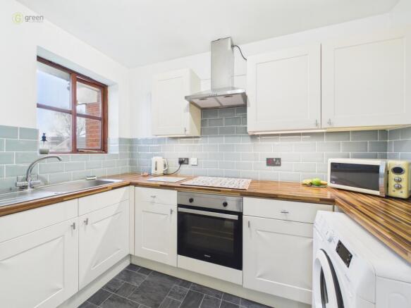 cam01698g0pr0147still008