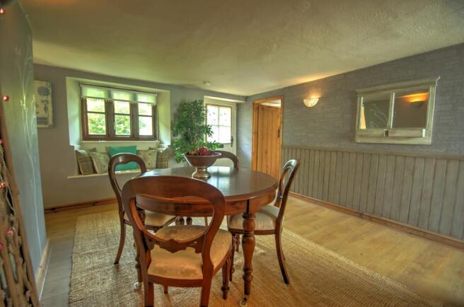 The Old Cottage Din 2