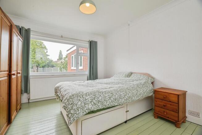 3 bed Semi-Detached Bungalow for sale Image 9
