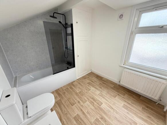 3 bed End of Terrace to rent Image 11