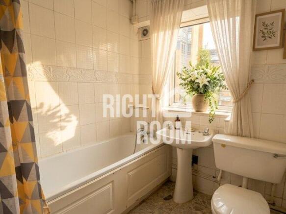room-2-flat-12-gilbertson-house-e14-8pl-1064334