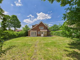 90, Comptons Lane, Horsham RH13 6BJ