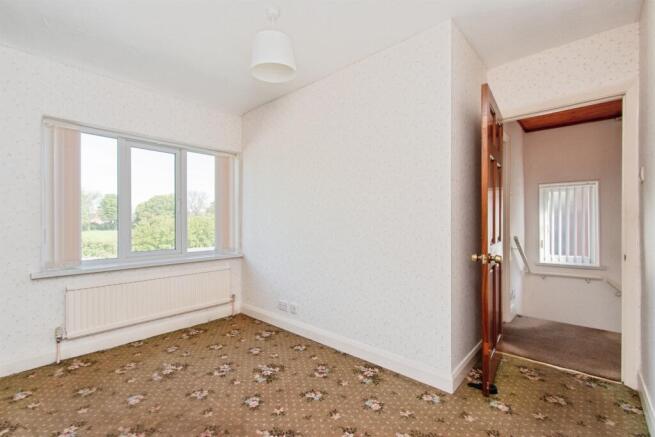 3 bed Semi-Detached for sale Image 4