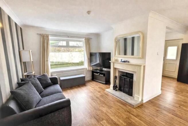 3 bed Semi-Detached for sale Image 4