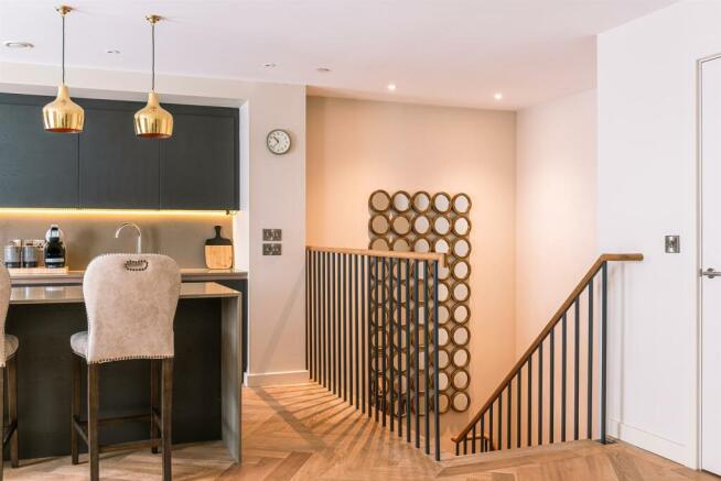 2 bed Duplex for sale Image 5