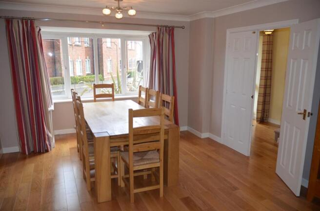 Lounge/Dining Room