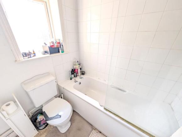 3 bed Terraced for sale Image 8