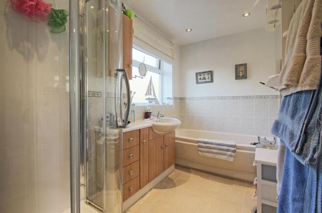 BATHROOM & CLOAKROOM
