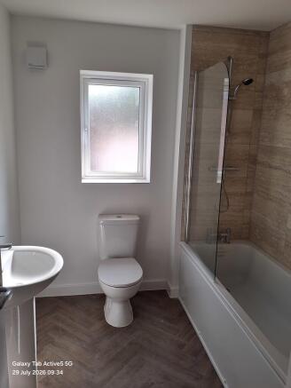 3 bed Semi-Detached to rent Image 12