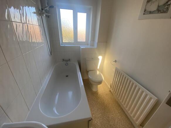 2 bed Semi-Detached to rent Image 11