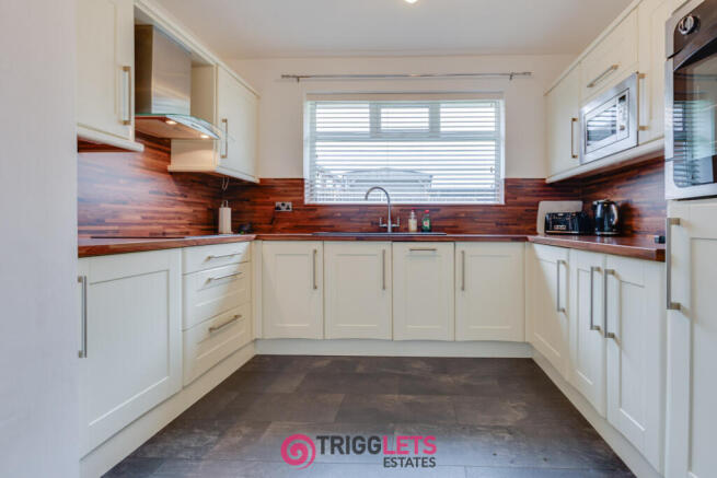2 bed Bungalow for sale Image 9