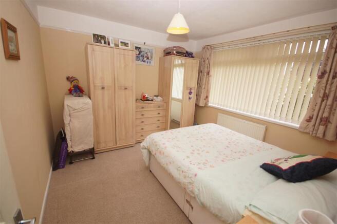 Bedroom 2.JPG