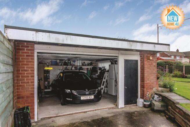 DOUBLE GARAGE: