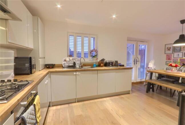 3 bed Semi-Detached for sale Image 7