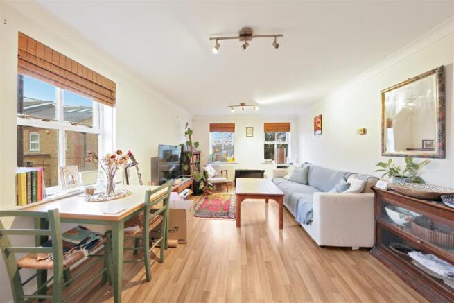 Flat 6, 2 Highfield Close - m1Bv7Plgvm2rhoDJQlnZ.j
