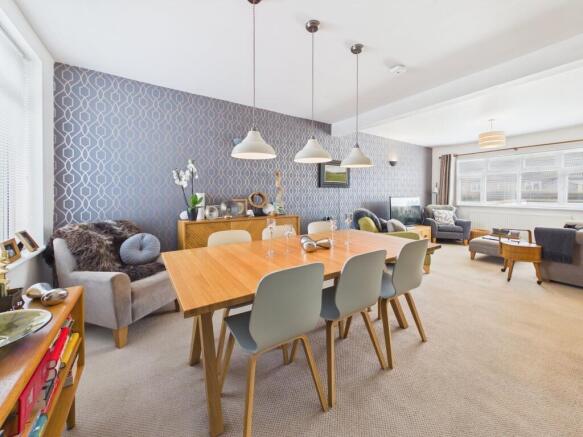 open plan lounge & dining room