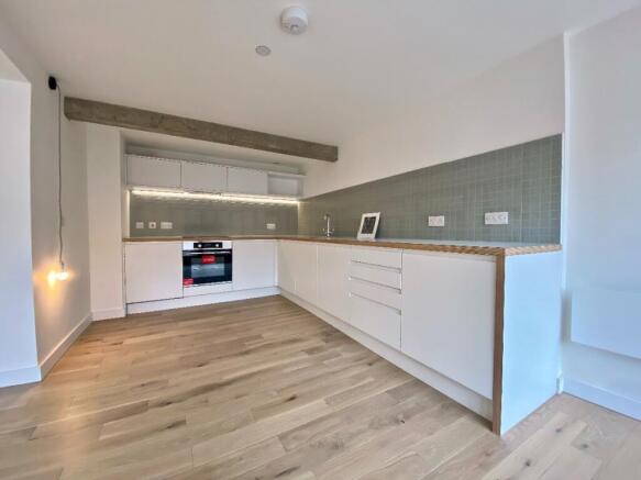 2 bed Flat to rent Image 8