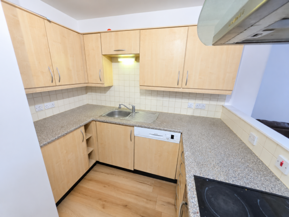 2 bed Flat to rent Image 4