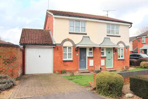 1, Rose Gardens, Farnborough GU14 0RW