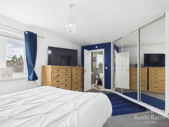 3 bed Semi-Detached for sale Image 9