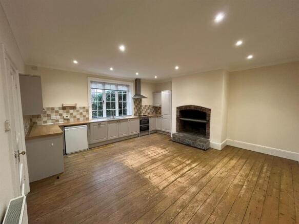 WhatsApp Image 2025-12-04 at 13.12.27 (1).jpeg