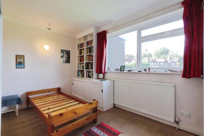 3 bed Flat for sale Image 12