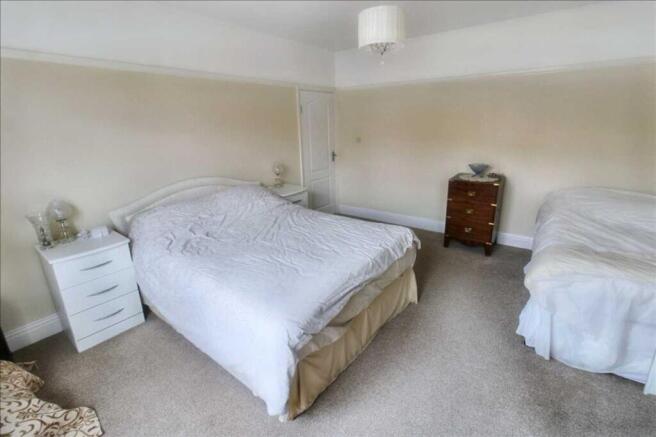 2 bed Apartment for sale Image 4