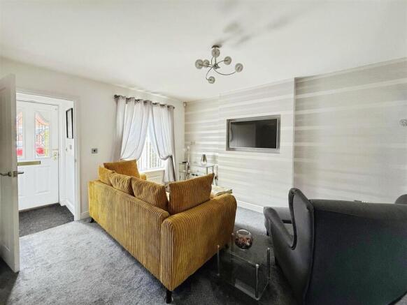 Lounge / Dining Room