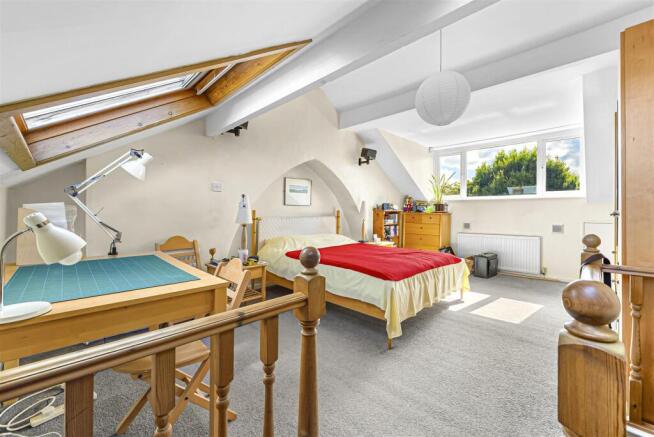 3 bed Terraced for sale Image 4