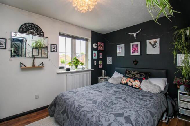 3 bed Town House for sale Image 9