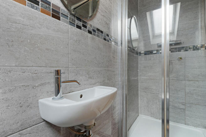 4 bed Flat to rent Image 7