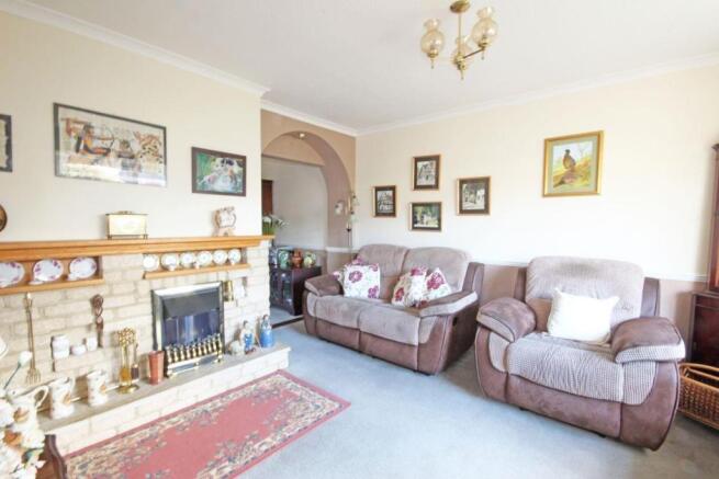 Living Room1.JPG