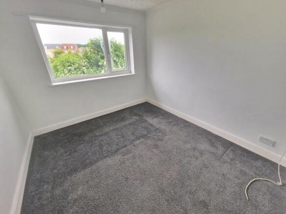3 bed Semi-Detached to rent Image 12